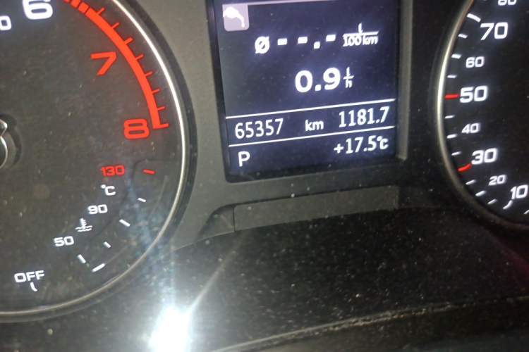 Used Audi A3 2020 Limousine 35 TFSI Fashion Edition China VI Emission Standard Odometer Close Up