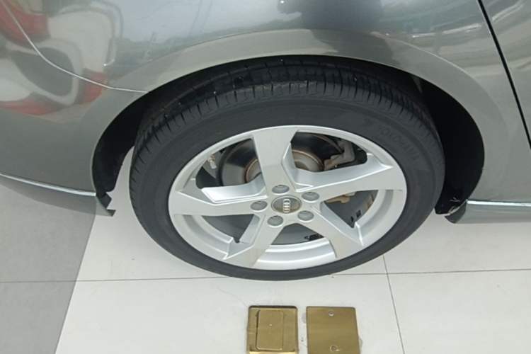 Used Audi A3 2020 Sportback 35 TFSI Fashion Edition China VI Emission Standard Right Rear Wheel Hub
