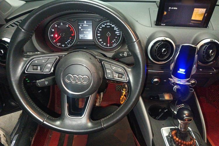 Used Audi A3 2020 Limousine 35 TFSI Fashion Edition China VI Emission Standard Steering Wheel