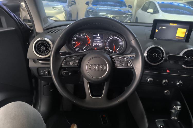 Used Audi A3 2020 Limousine 35 TFSI Fashion Edition China VI Emission Standard Steering Wheel