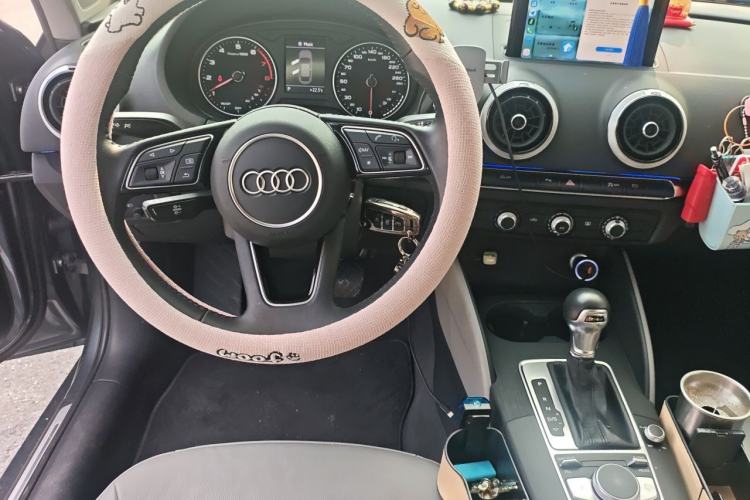 Used Audi A3 2020 Limousine 35 TFSI Fashion Edition China VI Emission Standard Steering Wheel