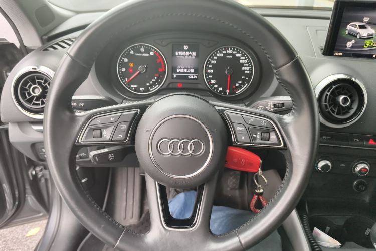 Used Audi A3 2020 Sportback 35 TFSI Sporty Model China VI Steering Wheel