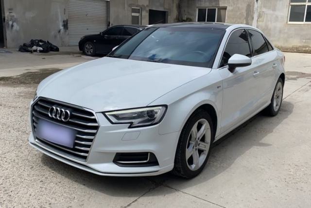 Ojetý Audi A3 2020 Restyled Limousine 35 TFSI Ambition Version China VI