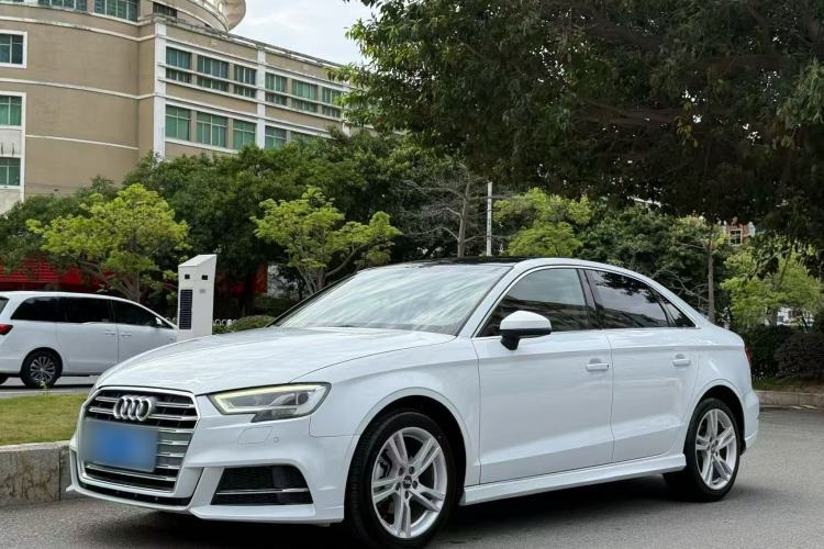 Używany Audi A3 2020 Limousine 35 TFSI Fashion Edition China VI Emission Standard Guazi used car, China used car export, Used car for sale, Used cars, Cheapest cars for sale
