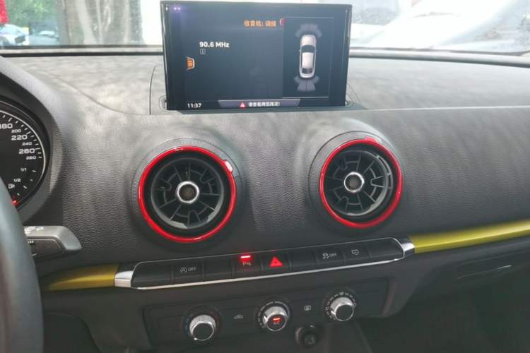 Used Audi A3 2020 Limousine 35 TFSI Fashion Edition China VI Emission Standard Audio And AC Panel