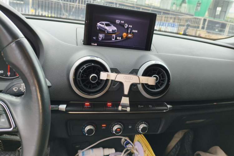 Used Audi A3 2020 Limousine 35 TFSI Fashion Edition China VI Emission Standard Audio And AC Panel