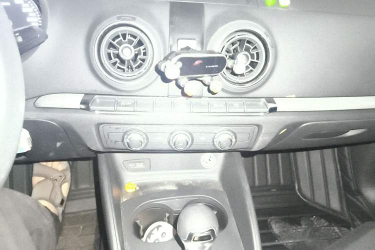 Used Audi A3 2020 Sportback 35 TFSI Ambition China VI Audio And AC Panel