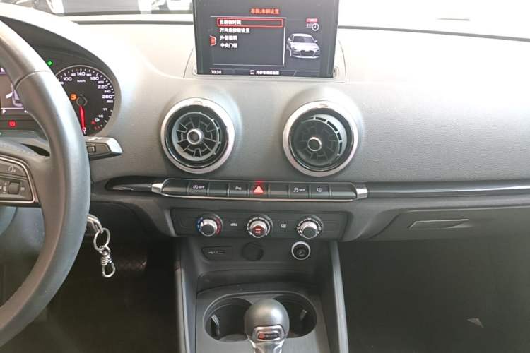 Used Audi A3 2020 Limousine 35 TFSI Fashion Edition China VI Emission Standard Audio And AC Panel
