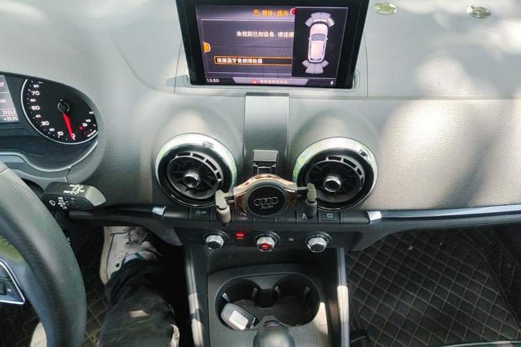 Used Audi A3 2020 Sportback 35 TFSI Fashion Edition China VI Emission Standard Audio And AC Panel