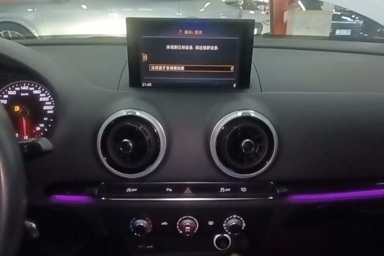 Used Audi A3 2020 Sportback 35 TFSI Fashion Edition China VI Emission Standard Audio And AC Panel
