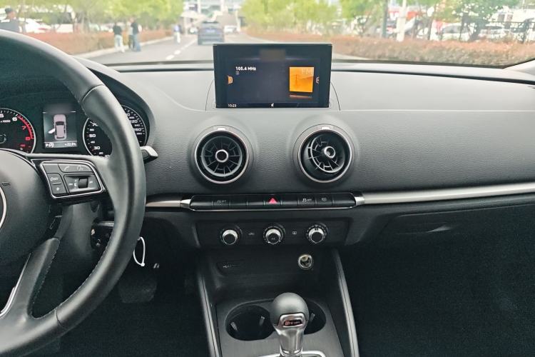 Used Audi A3 2020 Sportback 35 TFSI Ambition China VI Audio And AC Panel