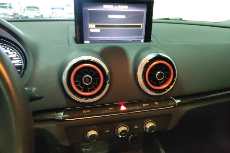 Used Audi A3 2020 Limousine 35 TFSI Fashion Edition China VI Emission Standard Audio And AC Panel