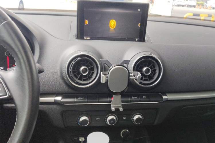 Used Audi A3 2020 Restyled Sportback 35 TFSI Entry-Level China VI Emission Standard Audio And AC Panel