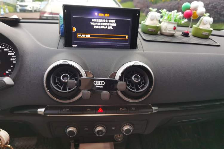 Used Audi A3 2020 Limousine 35 TFSI Fashion Edition China VI Emission Standard Audio And AC Panel