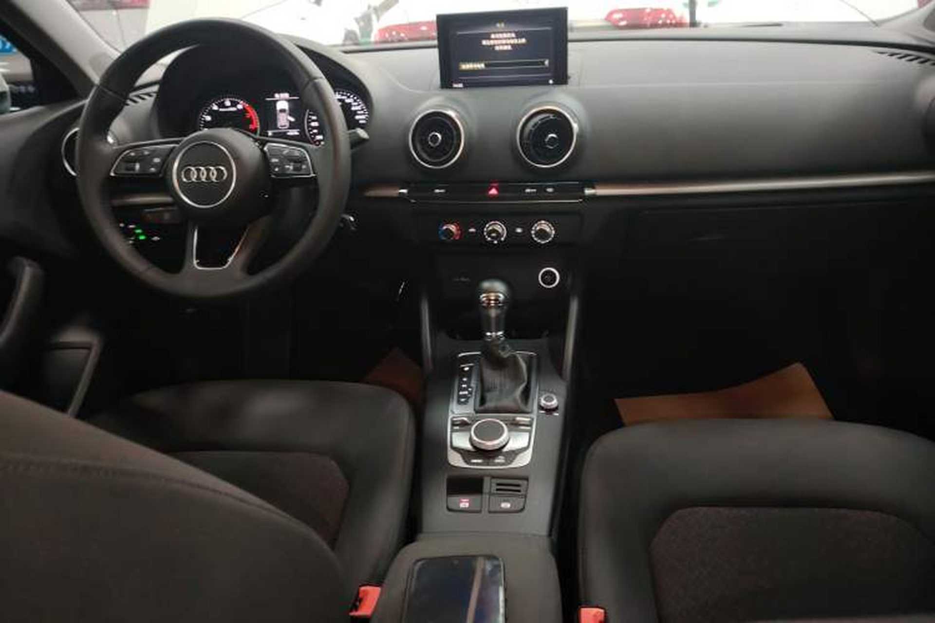 Used Audi A3 2020 Restyled Sportback 35 TFSI Entry-Level China VI Emission Standard Audio And AC Panel