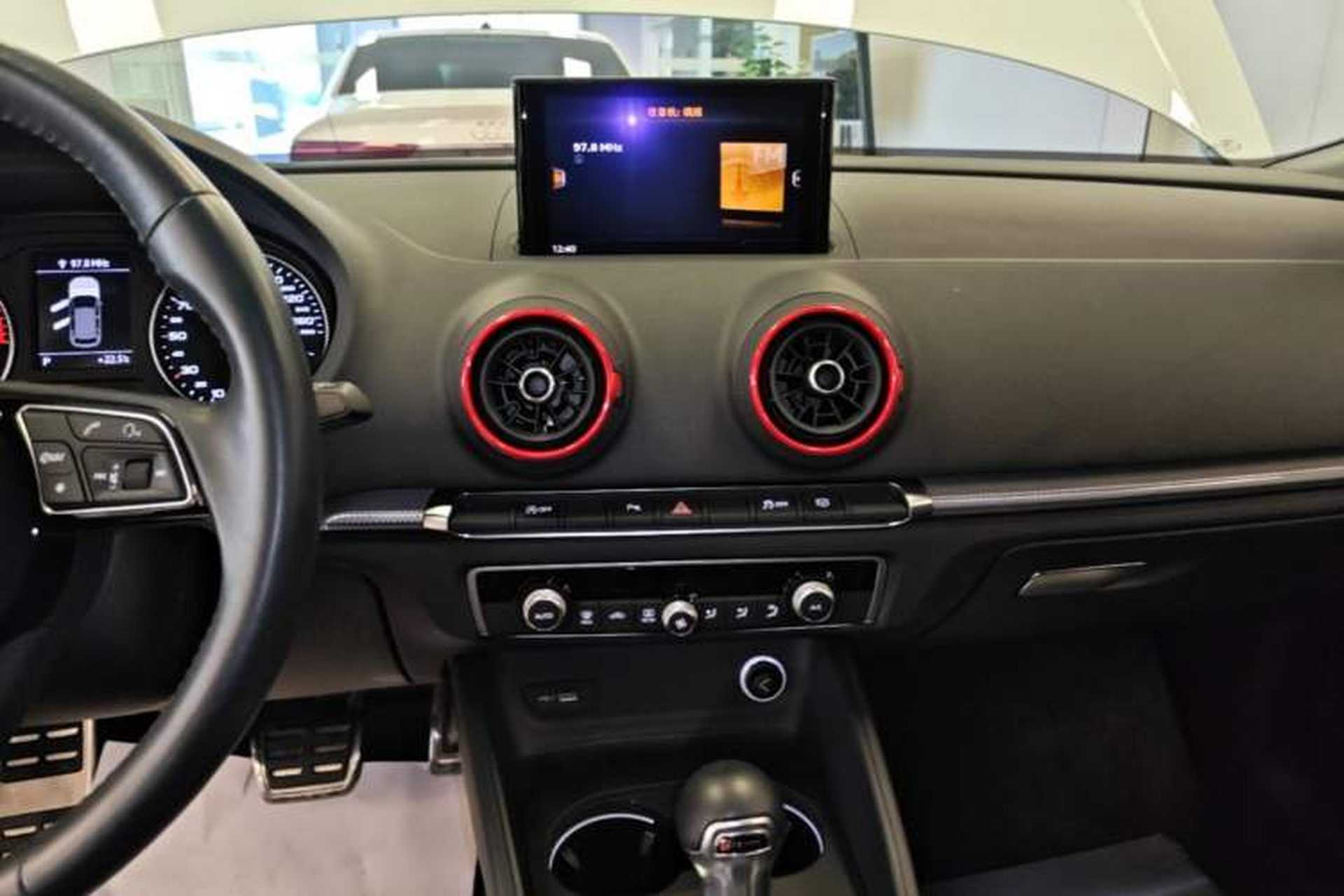 Used Audi A3 2020 Sportback 35 TFSI Style Edition China VI Emission Standard Audio And AC Panel
