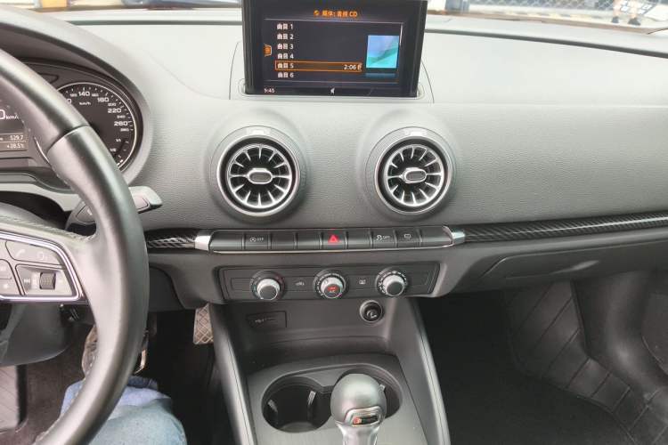 Used Audi A3 2020 Restyled Limousine 35 TFSI Ambition Version China VI Audio And AC Panel