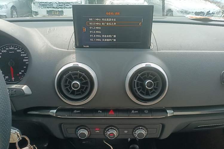 Used Audi A3 2020 Limousine 35 TFSI Fashion Edition China VI Emission Standard Audio And AC Panel