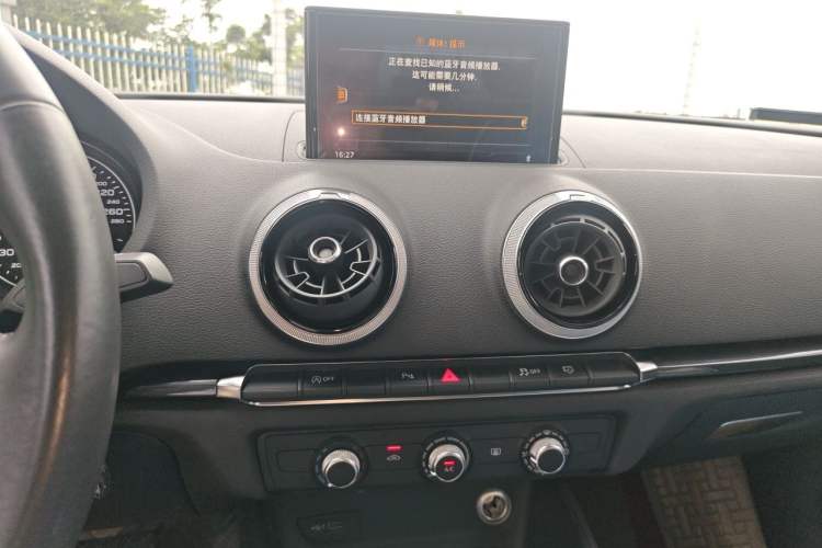 Used Audi A3 2020 Limousine 35 TFSI Fashion Edition China VI Emission Standard Audio And AC Panel