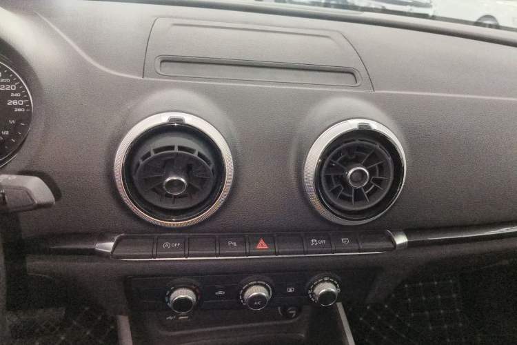 Used Audi A3 2020 Limousine 35 TFSI Style Edition China VI Emission Standard Audio And AC Panel