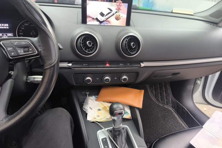 Used Audi A3 2020 Limousine 35 TFSI Ambition China VI Audio And AC Panel