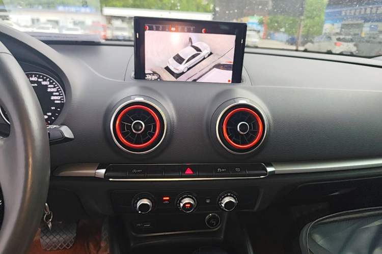 Used Audi A3 2020 Restyled Sportback 35 TFSI Entry-Level China VI Emission Standard Audio And AC Panel