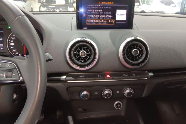 Used Audi A3 2020 Limousine 35 TFSI Fashion Edition China VI Emission Standard Audio And AC Panel
