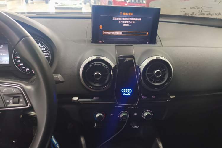 Used Audi A3 2020 Limousine 35 TFSI Fashion Edition China VI Emission Standard Audio And AC Panel