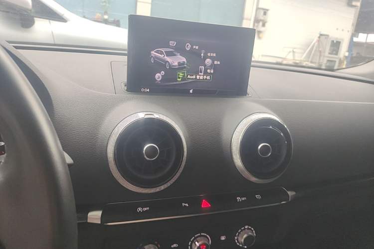 Used Audi A3 2020 Limousine 35 TFSI Fashion Edition China VI Emission Standard Audio And AC Panel