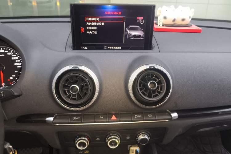Used Audi A3 2020 Limousine 35 TFSI Fashion Edition China V Emission Standard Audio And AC Panel