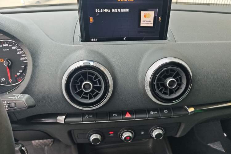 Used Audi A3 2020 Sportback 35 TFSI Fashion Edition China VI Emission Standard Audio And AC Panel