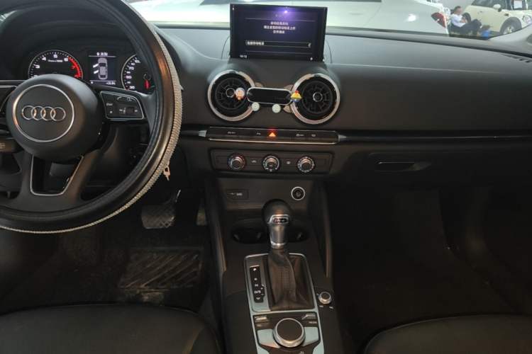 Used Audi A3 2020 Limousine 35 TFSI Fashion Edition China VI Emission Standard Audio And AC Panel