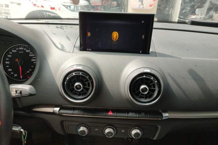Used Audi A3 2020 Restyled Limousine 35 TFSI Ambition Version China VI Audio And AC Panel