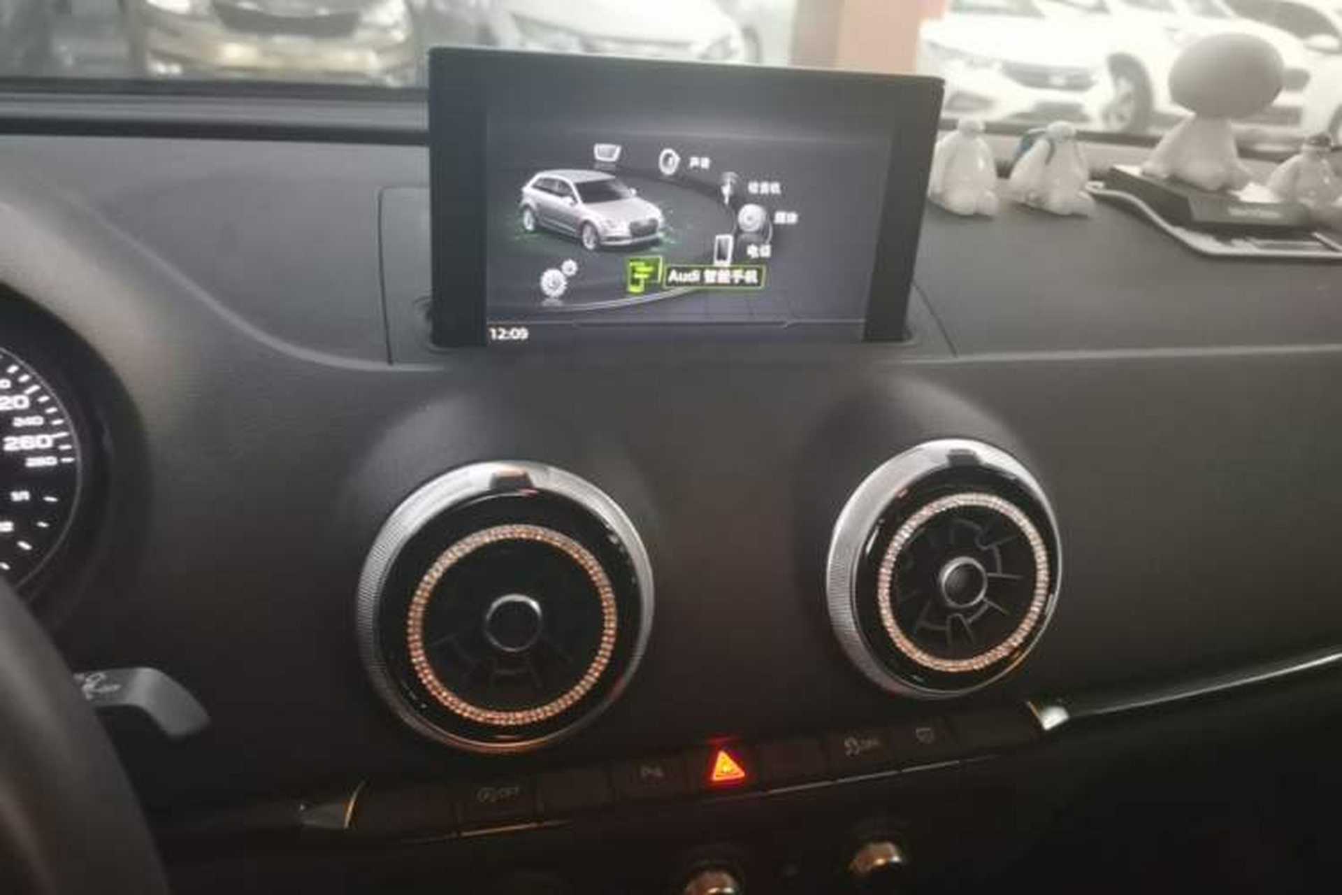 Used Audi A3 2020 Sportback 35 TFSI Fashion Edition China VI Emission Standard Audio And AC Panel