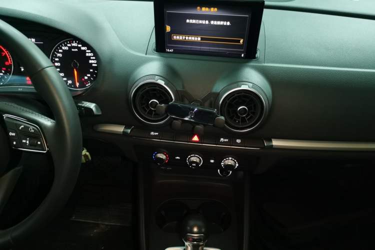Used Audi A3 2020 Restyled Sportback 35 TFSI Entry-Level China VI Emission Standard Audio And AC Panel