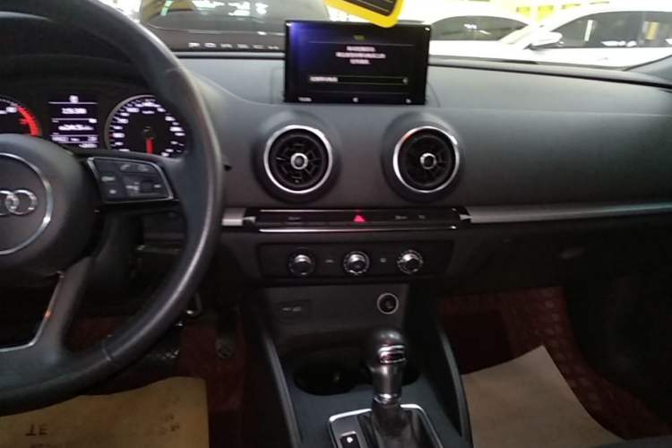 Used Audi A3 2020 Restyled Sportback 35 TFSI Entry-Level China VI Emission Standard Audio And AC Panel
