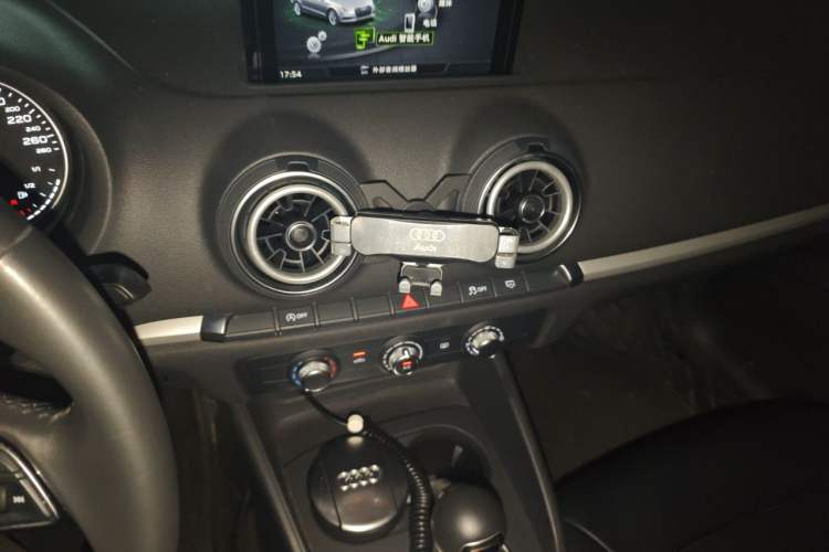 Used Audi A3 2020 Restyled Limousine 35 TFSI Ambition Version China VI Audio And AC Panel
