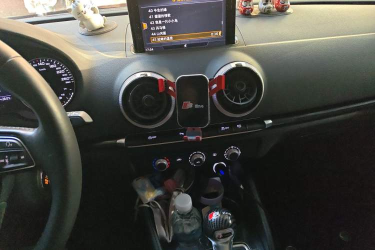 Used Audi A3 2020 Sportback 35 TFSI Fashion Edition China VI Emission Standard Audio And AC Panel