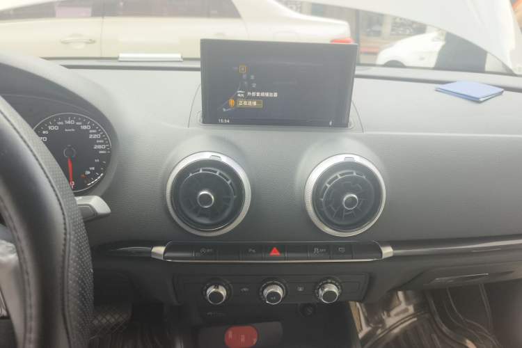 Used Audi A3 2020 Limousine 35 TFSI Fashion Edition China VI Emission Standard Audio And AC Panel