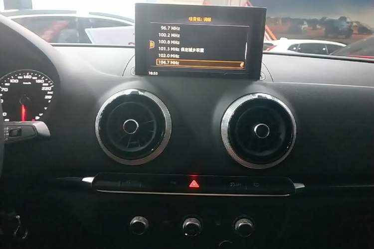 Used Audi A3 2020 Limousine 35 TFSI Fashion Edition China VI Emission Standard Audio And AC Panel