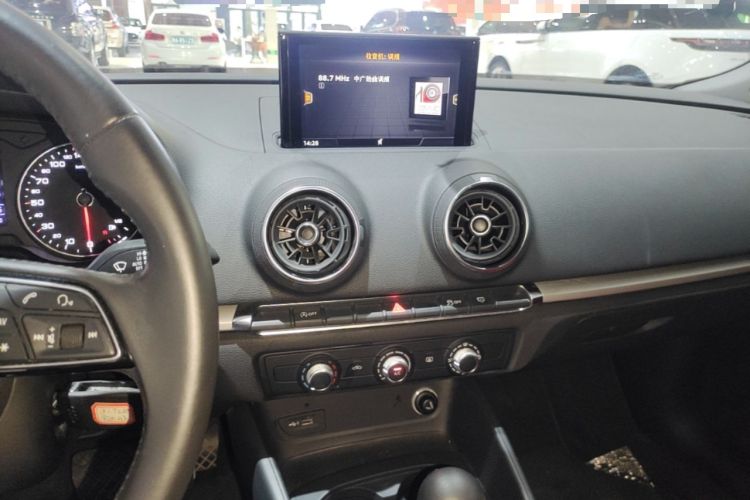 Used Audi A3 2020 Restyled Sportback 35 TFSI Entry-Level China VI Emission Standard Audio And AC Panel