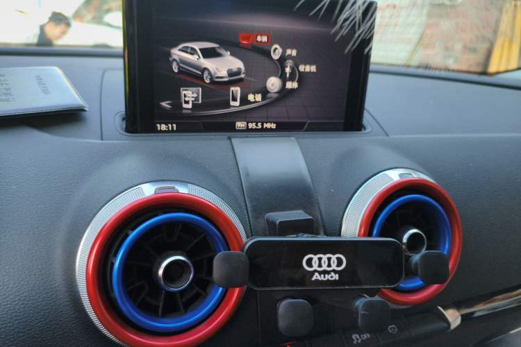 Used Audi A3 2020 Limousine 35 TFSI Fashion Edition China VI Emission Standard Audio And AC Panel