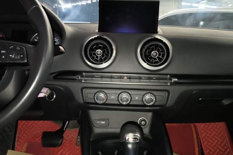 Used Audi A3 2020 Limousine 35 TFSI Fashion Edition China VI Emission Standard Audio And AC Panel