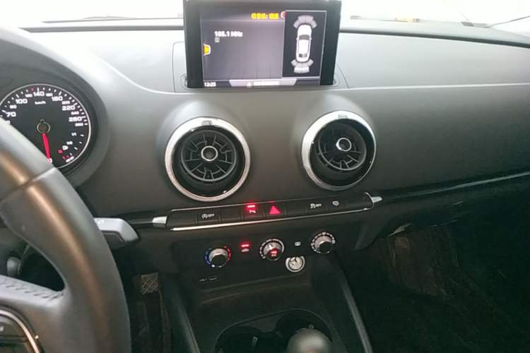 Used Audi A3 2020 Limousine 35 TFSI Fashion Edition China VI Emission Standard Audio And AC Panel