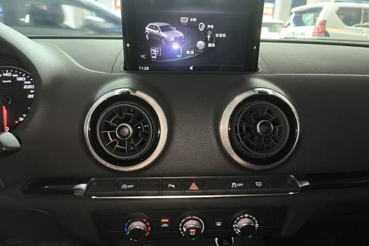 Used Audi A3 2020 Sportback 35 TFSI Fashion Edition China VI Emission Standard Audio And AC Panel