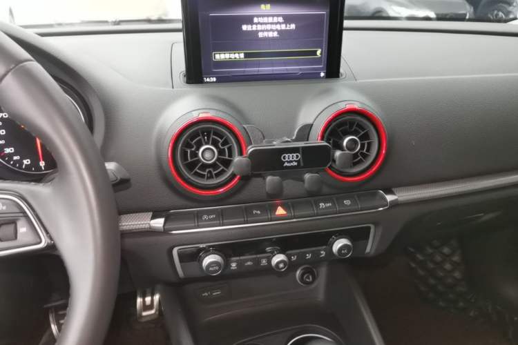 Used Audi A3 2020 Sportback 35 TFSI Style Edition China VI Emission Standard Audio And AC Panel