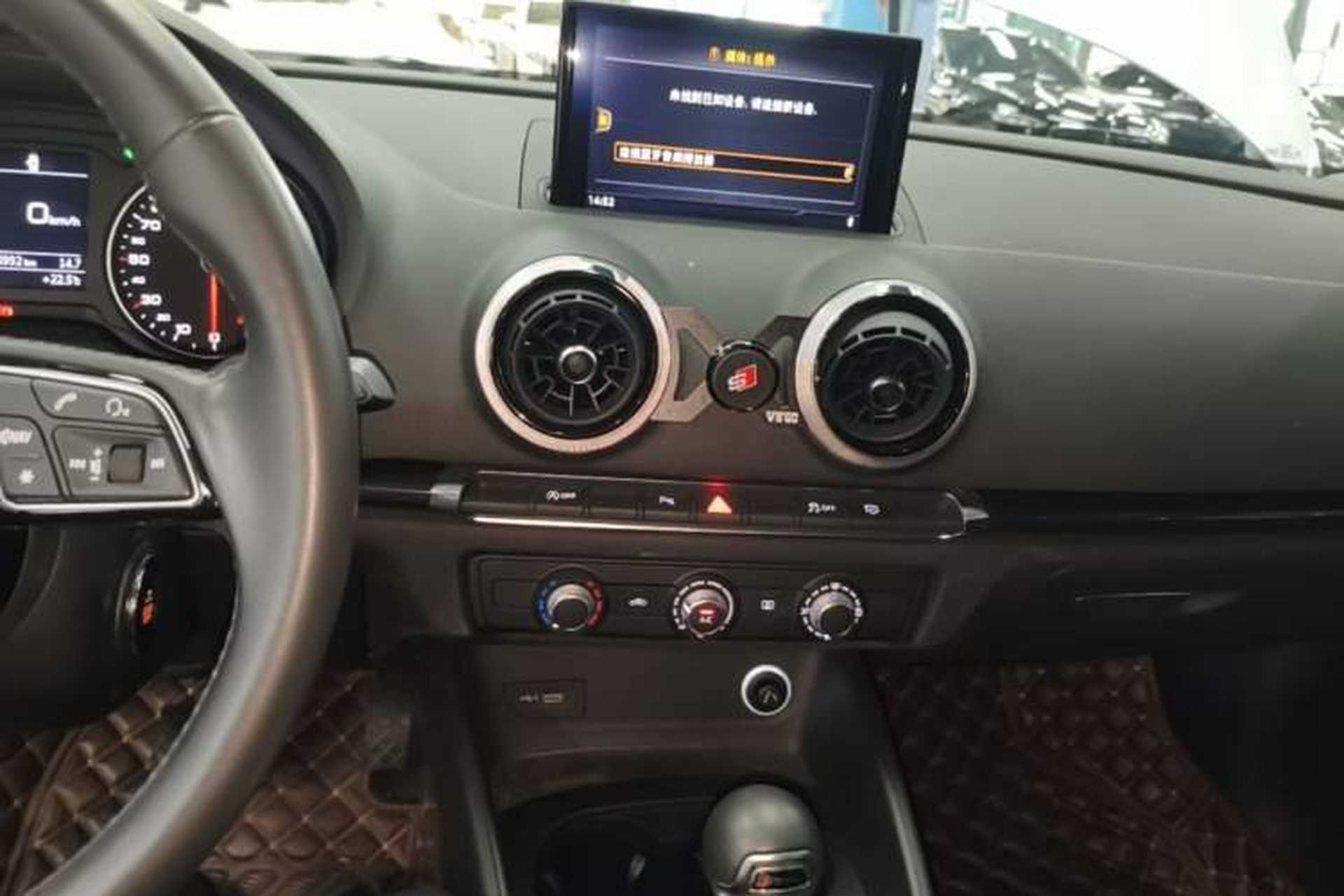 Used Audi A3 2020 Limousine 35 TFSI Fashion Edition China VI Emission Standard Audio And AC Panel