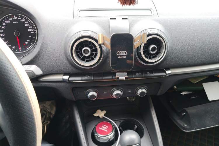 Used Audi A3 2020 Sportback 35 TFSI Ambition China VI Audio And AC Panel