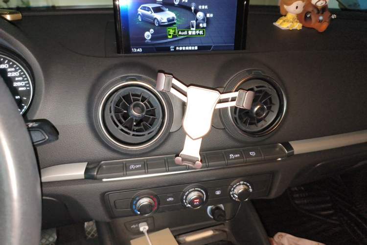 Used Audi A3 2020 Sportback 35 TFSI Ambition China VI Audio And AC Panel