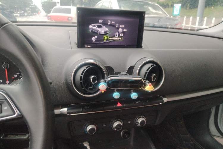 Used Audi A3 2020 Restyled Limousine 35 TFSI Ambition Version China VI Audio And AC Panel